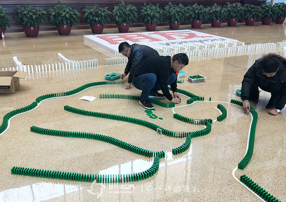 “世界级”用友，2019新员培训“再出发”挑战多米诺