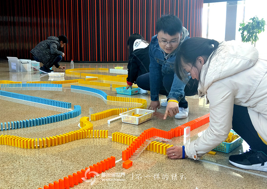 “世界级”用友，2019新员培训“再出发”挑战多米诺